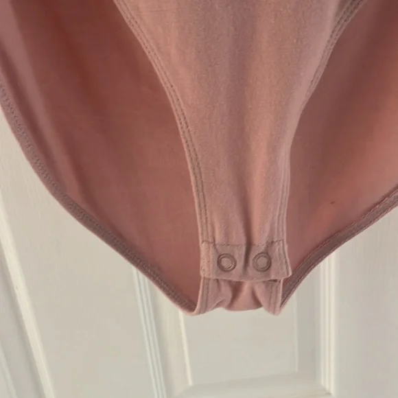 NWT gap bodysuit - Picture 5 of 5